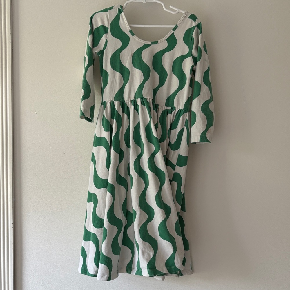 Green and White Wavy Pattern Dress
